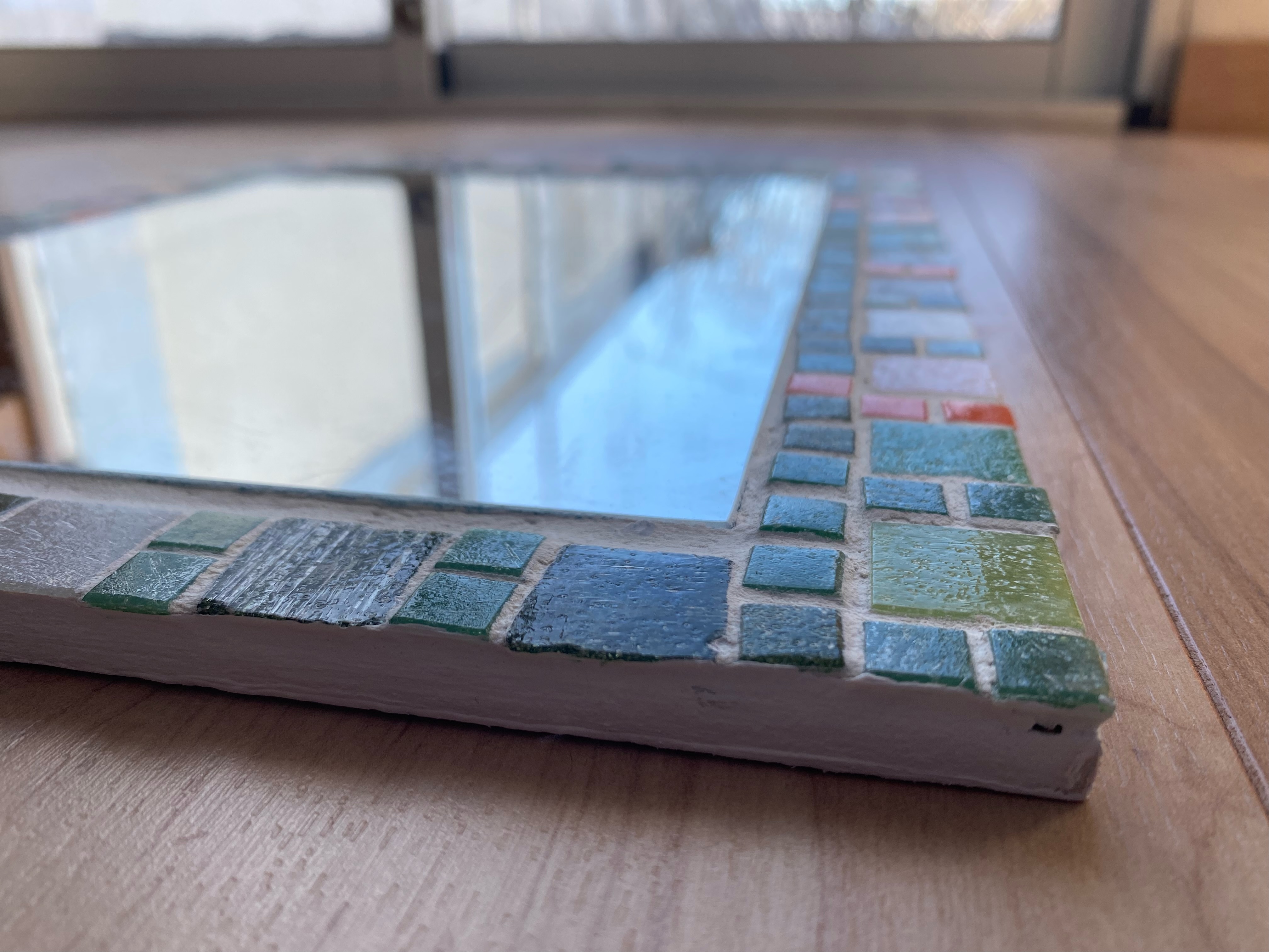 Model wearing plain black basic tee.