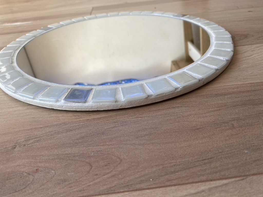 Model wearing plain black basic tee.