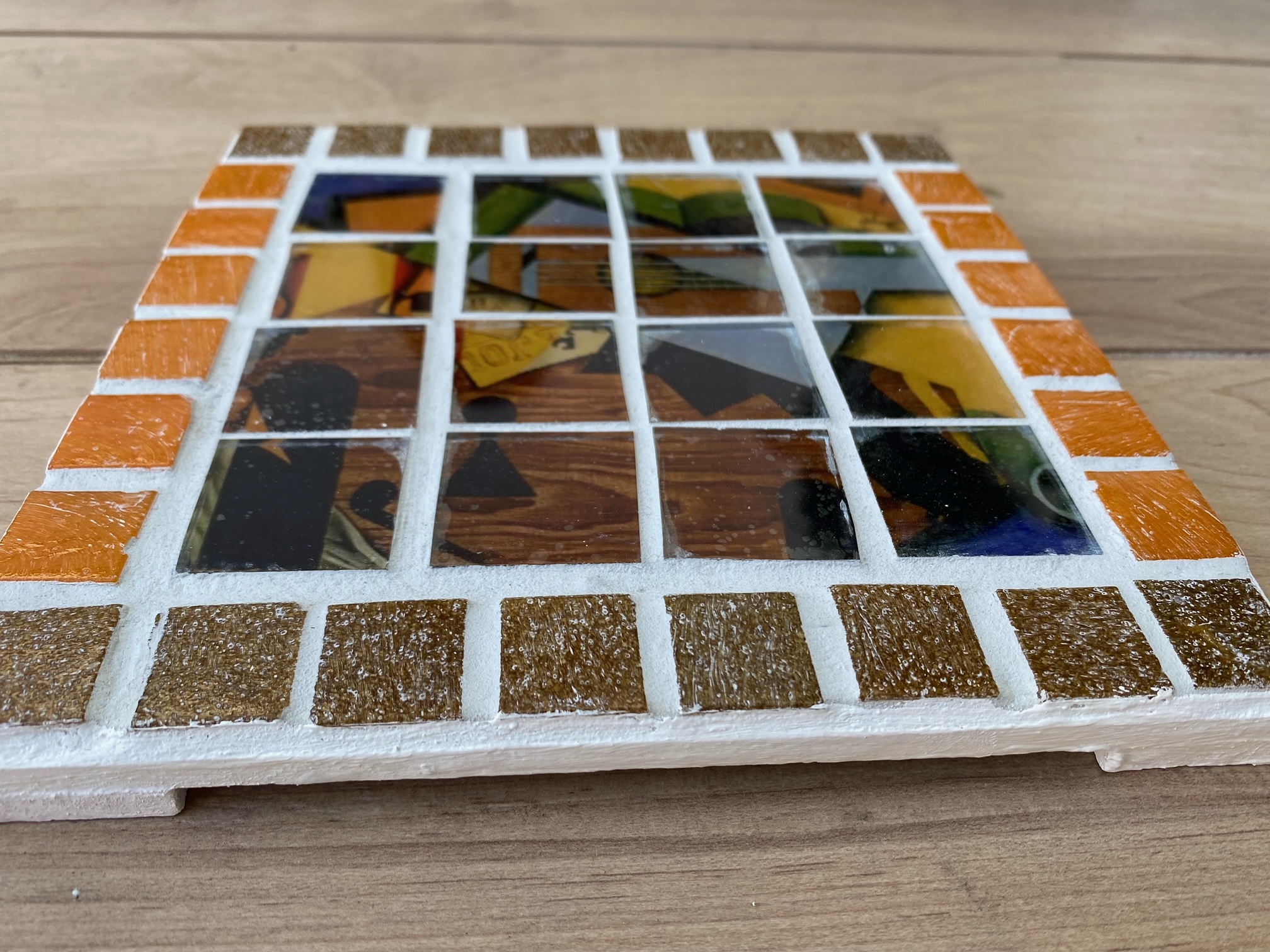 Model wearing plain white basic tee.